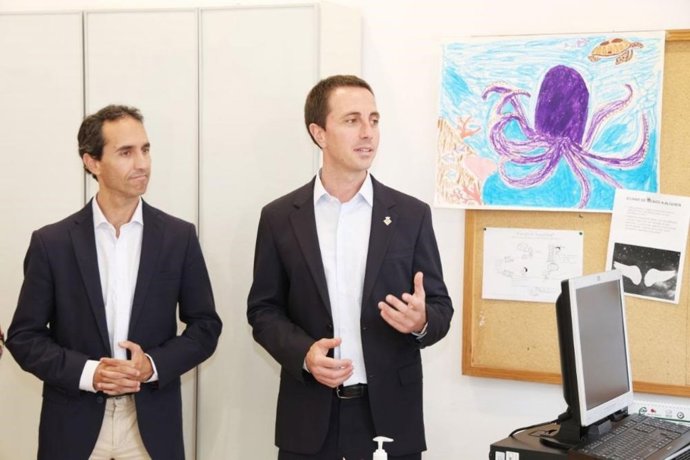 El presidente del Consell de Mallorca, Llorenç Galmés, y el conseller insular de Bienestar Social y presidente del IMAS, Guillermo Sánchez