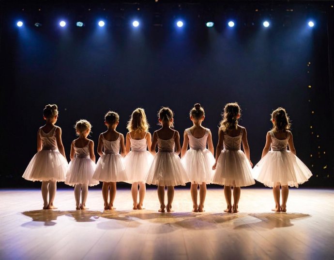 La Delegación Territorial de Empleo de la Junta en Granada ha autorizado en los últmos dos años y medio a 40 menores para que puedan subirse a un esenario o salir en cine, televisión y producciones audiovisuales para plataformas.