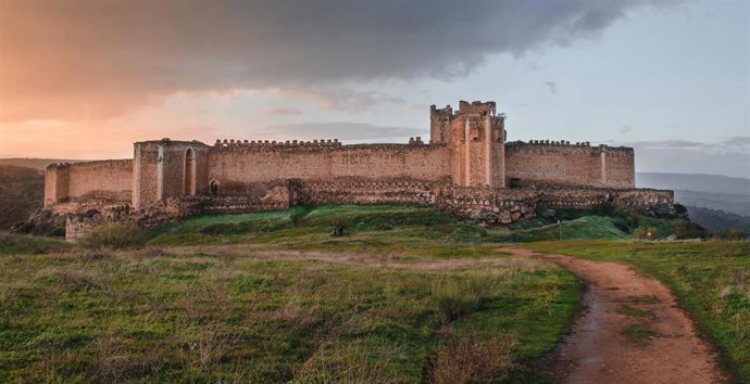 Archivo - Castillo de San Martín de Montalbán.