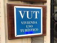 La concentración de viviendas turísticas desciende de forma leve y generalizada en España