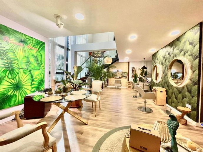 Poliana Souza abre sus puertas en Conde de Orgaz con un nuevo salón de peluquería premium