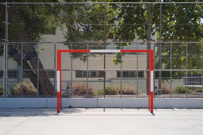 Pista deportiva de Son Roca, donde se ha realizado una mejora del cerramiento metálico