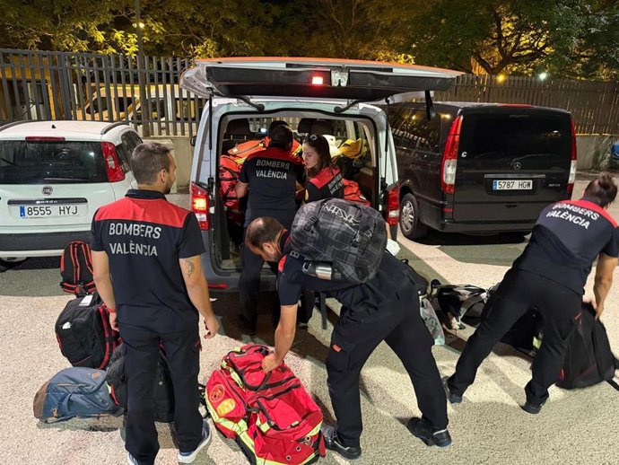 Legada de los bomberos al parque de Campanar