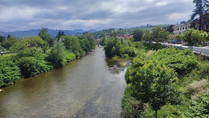 Archivo - Imagen de archivo del río Sella