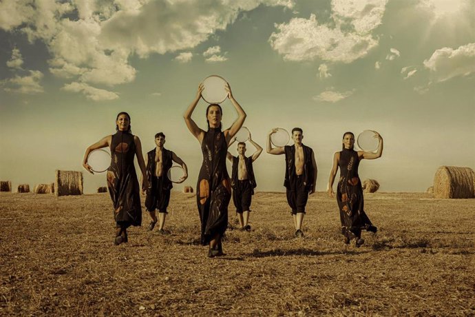 Espectáculo 'Arraigo' de la compañía Arvine Danza) para la Feria de Teatro de CR.