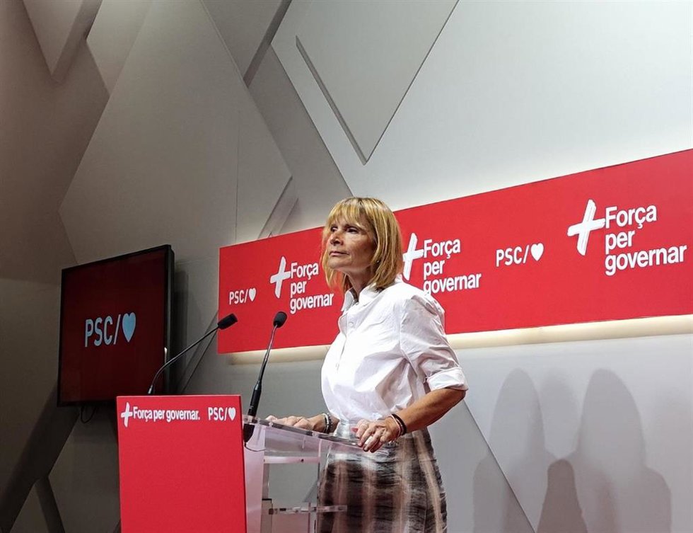 La viceprimera secretaria y portavoz del PSC, Llusa Moret, en rueda de prensa.