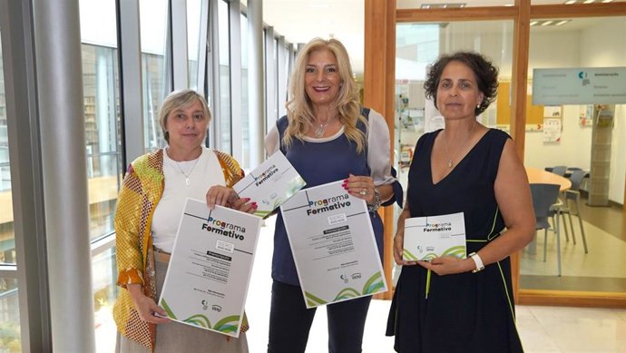 La Concejala De Educación, Cultura Y Recursos Humanos, Aurora Cienfuegos; La Directora De La Fundación Municipal De Cultura, Isabel González, Y La Técnico En Animación Sociocultural Mercedes Rodríguez.