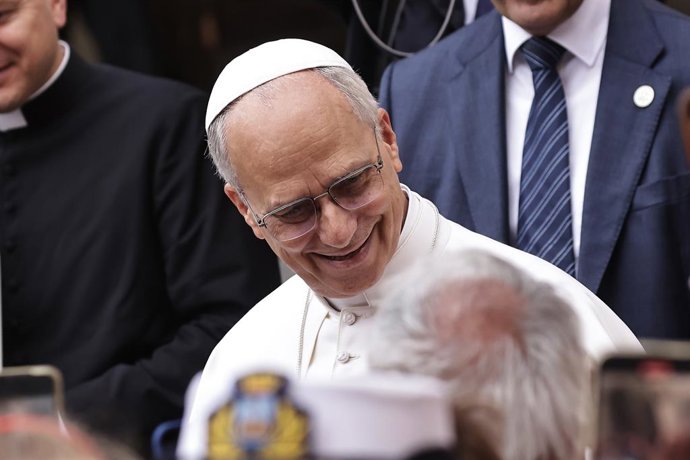 17 August 2025, Italy, Rome: Pope Francis arrives to deliver Angels Prayer from the entrance of Apostolic Building of Castel Gandolfo. Photo: Evandro Inetti/ZUMA Press Wire/dpa