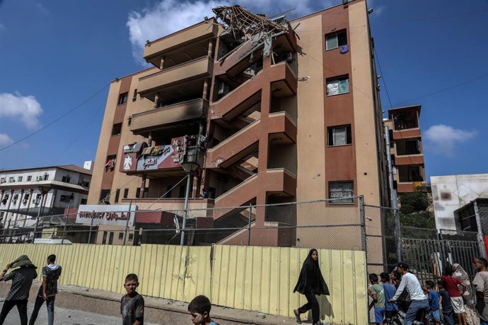 Hospital Nasser, en Jan Yunis, tras un ataque de las fuerzas israelíes