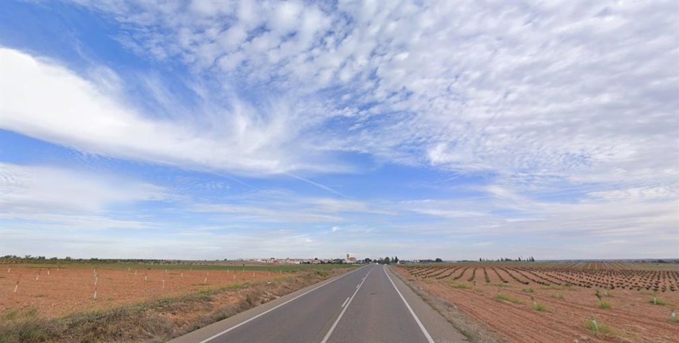 Archivo - Carretera CM-3103 cerca de El Toboso.