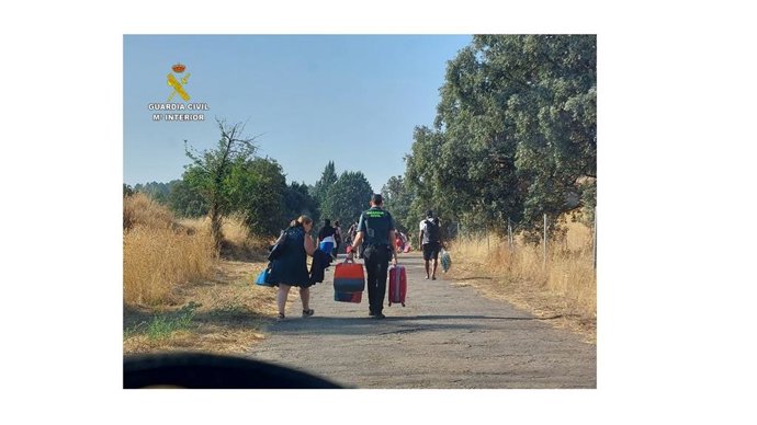 Auxiliados por la Guardia Civil los pasajeros de un tren detenido en Venta de Cárdenas