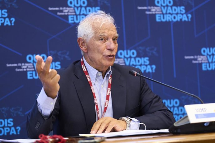 Archivo - El Alto Representante de la UE para Asuntos Exteriores y Política de Seguridad y vicepresidente de la Comisión Europea, Josep Borrell, interviene durante un encuentro con medios de comunicación en la Universidad Menéndez Pelayo de Santander, a 2