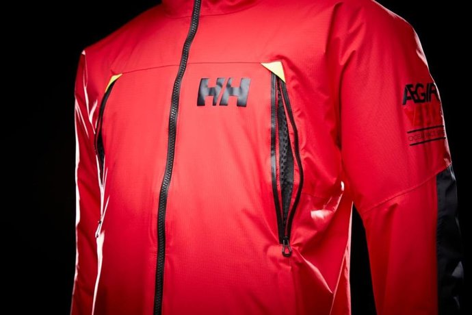 Helly Hansen presenta en Cartagena su chaqueta náutica para los navegantes en invierno en la meta de la segunda etapa de The Ocean Race Europe 2025.