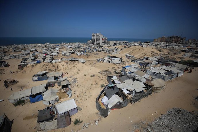 FILED - 23 August 2025, Palestinian Territories, Gaza City: A view of tents sheltering Palestinians displaced by the Israeli military offensive, in Gaza City. Photo: Omar Ashtawy/APA Images via ZUMA Press Wire/dpa