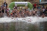 Foto: Más de 230 personas participan en Jaén el VIII Circuito Provincial de Travesías a Nado