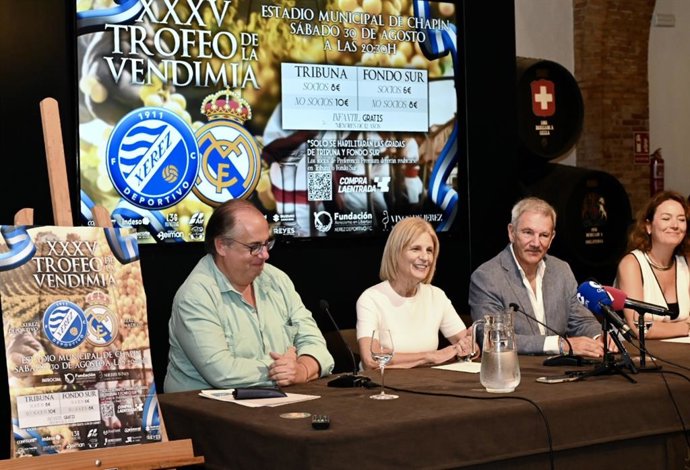 La alcaldesa de Jerez de la Frontera (Cádiz), María José García-Pelayo, en la presentación del Trofeo de la Vendimia