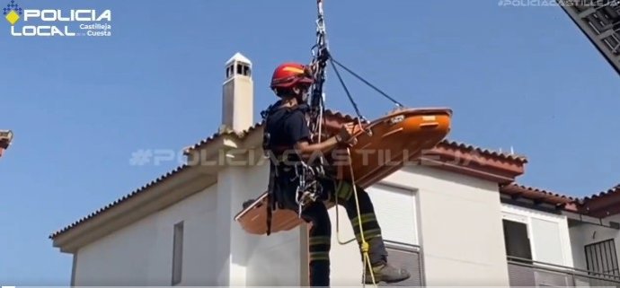Un efectivo en la operación de rescate.