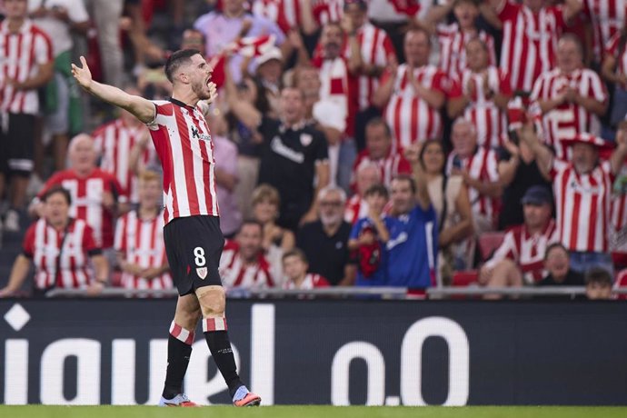 El jugador del Athletic Club Oihan Sancet celebrando el gol del triunfo rojiblanco ante el Rayo Vallecano.