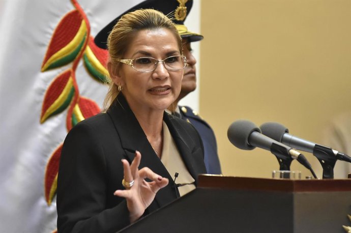 Archivo - (200710) -- LA PAZ, 10 de julho de 2020 (Xinhua) -- Foto de arquivo tirada em 28 de janeiro de 2020 mostra Jeanine Anez, chefe do governo interino boliviano apoiado pela oposição, em La Paz, Bolívia. Jeanine Anez disse em 9 de julho que seu test