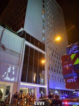 Desalojadas 200 personas de un hotel de Badalona (Barcelona) al saltar la alarma por posible incendio