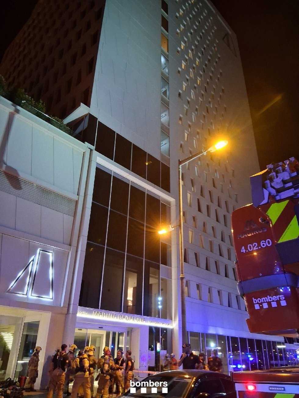 Desalojadas 200 personas de un hotel de Badalona (Barcelona) al saltar la alarma por posible incendio