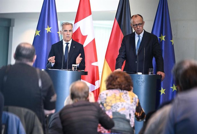El primer ministro de Canadá, Mark Carney, y el canciller de Alemania, Friedrich Merz