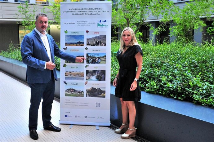 El delegado territorial, Manuel Francisco García, ha presentado esta iniciativa que busca fomentar una ciudadanía más implicada y consciente de los valores naturales y culturales que alberga el territorio andaluz.