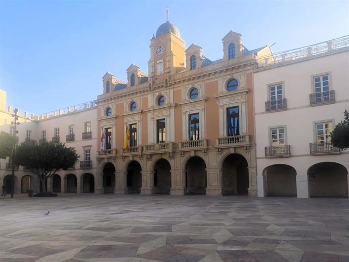 Fachada del Ayuntamiento de Almería.