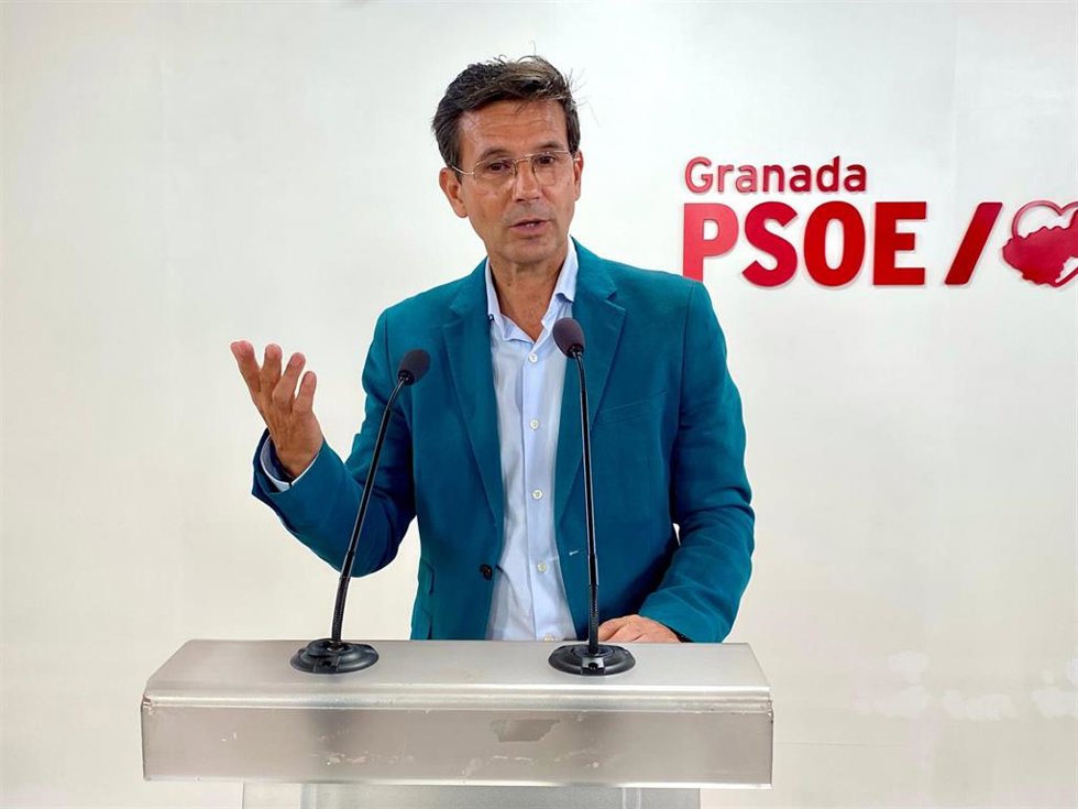 Imagen de archivo del diputado provincial socialista de Granada Paco Cuenca.