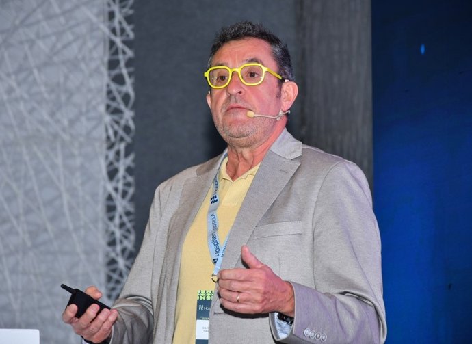 Doctor Txomin Navajas, jefe del Servicio de Neurofisiología Clínica de Hospiten en Tenerife y Hospiten Lanzarote.