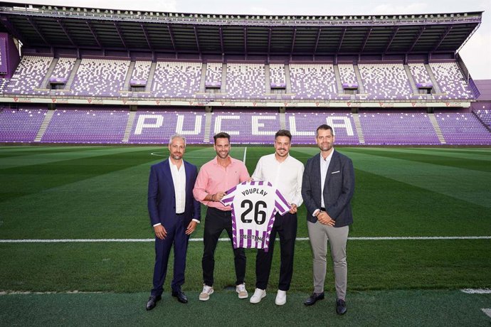 Felices Gabriel Solares y Enrique Uruñuela de Real Valladolid CF