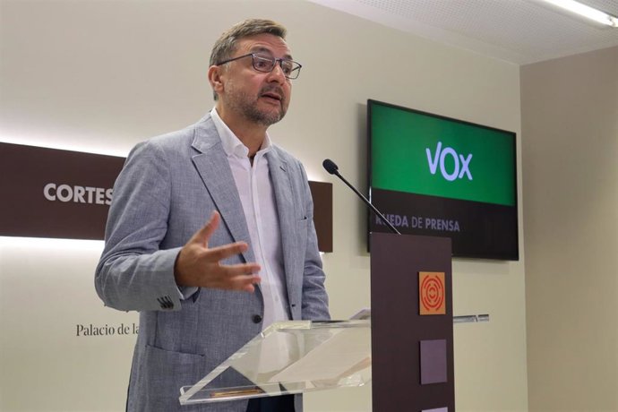 El diputado de Vox en las Cortes de Aragón Fermín Civiac.