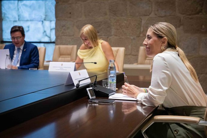 La presidenta de la Junta de Extremadura, María Guardiola, en la reunión del Consejo de Gobierno celebrado este martes.