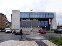 Piden 10 años para un hombre por grabar a mujeres en las duchas de un centro social de personas vulnerables en Gijón