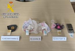 Droga y efectos intervenidos en una operación en Navia.