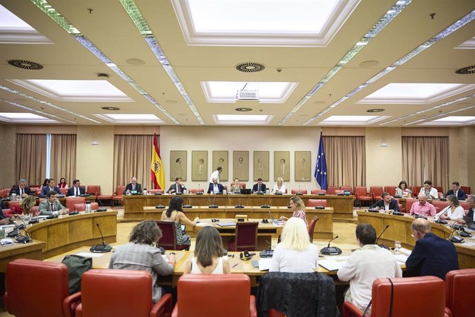 Vista geral da reunião da Delegação Permanente, no Congresso dos Deputados, em 26 de agosto de 2025, em Madri (Espanha).  A Delegação Permanente do Congresso, o único órgão que permanece ativo durante as sessões não ordinárias, se reunirá em 26 de agosto 
