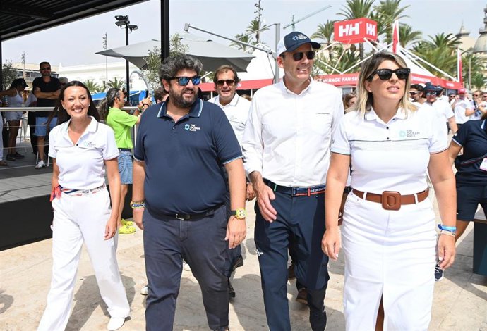 De izquierda a derecha: la consejera de Deportes, Carmen Conesa; el presidente de la Comunidad, Fernando López Miras; el presidente de The Ocean Race, Richard Brisius, y la alcaldesa de Cartagena, Noelia Arroyo