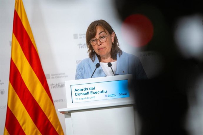 La portavoz del Govern, Sílvia Paneque, durante una rueda de prensa tras la primera reunión del Govern del nuevo curso político.