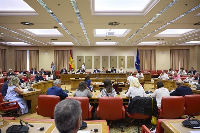 Vista general de la reunión de la Diputación Permanente, en el Congreso de los Diputados, a 26 de agosto de 2025, en Madrid (España).  La Diputación Permanente del Congreso, el único órgano que permanece activo en los periodos no ordinarios de sesiones, d
