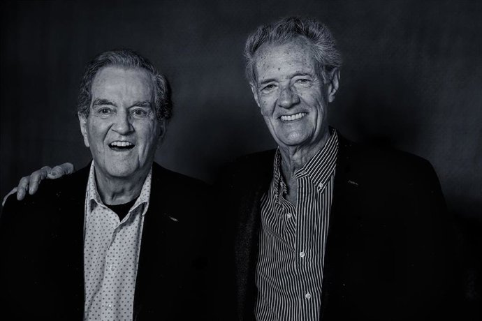 Archivo - Los integrantes del Dúo Dinámico, Manuel de la Calva (i) y Ramón Arcusa (d), posan para Europa Press, a 9 de mayo de 2024, en Madrid (España).