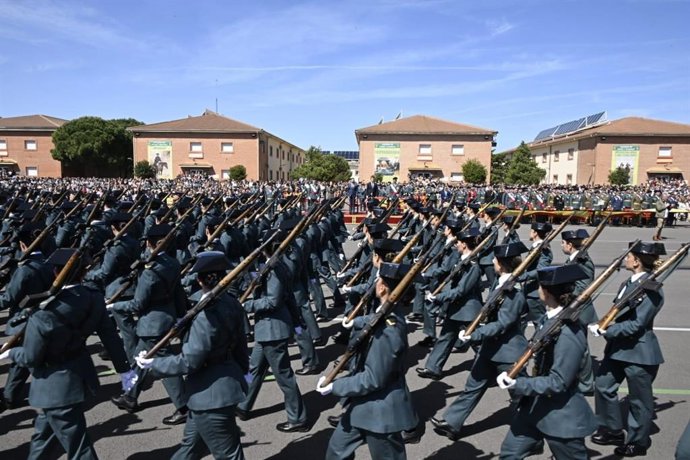 Archivo - Imagen de archivo de la jura de bandera de la 130ª promoción de la Academia de la Guardia Civil de Baeza.