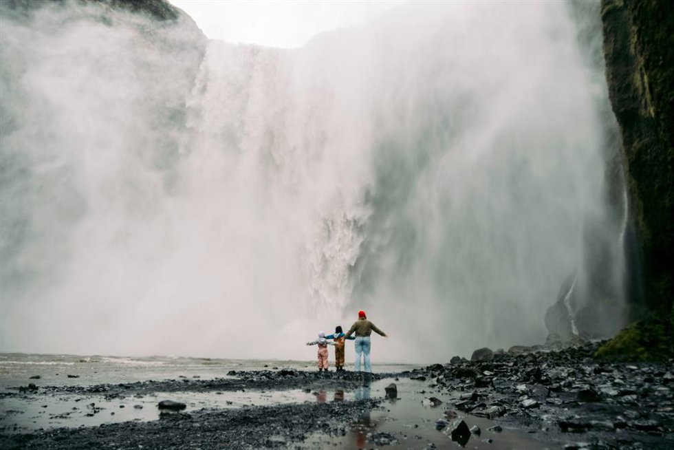 Play impulsa el turismo familiar en Islandia con seis experiencias únicas