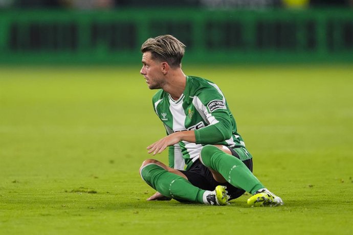 Giovani Lo Celso of Real Betis looks on during the Spanish league, LaLiga EA Sports, football match played between Real Betis and Deportivo Alaves at La Cartuja stadium on August 22, 2025, in Sevilla, Spain.