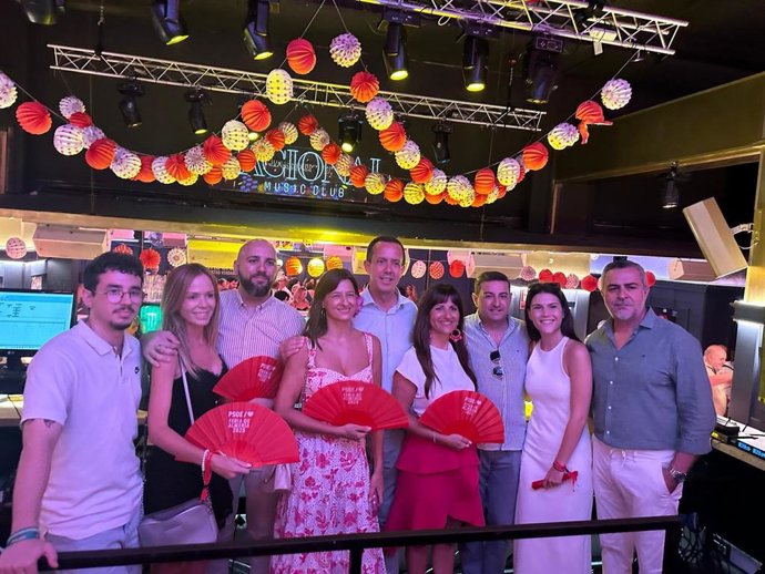 Dirigentes del PSOE durante su acto de convivencia en la Feria de Almería.