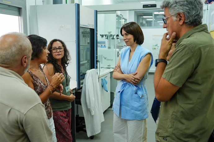 La ministra de Ciencia, Innovación y Universidades, Diana Morant durante su visita al (EBD-CSIC) a 26 de agosto de 2025 en Sevilla, Andalucía (España). La ministra de Ciencia, Innovación y Universidades, Diana Morant, ha visitado la Estación Biológica de 