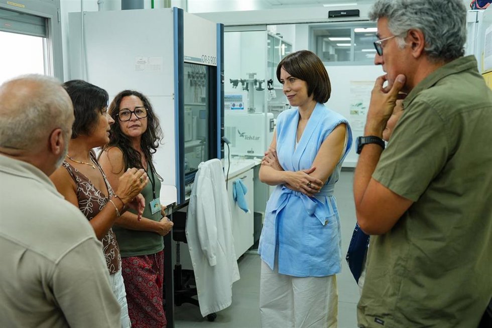 La ministra de Ciencia, Innovación y Universidades, Diana Morant durante su visita al (EBD-CSIC) a 26 de agosto de 2025 en Sevilla, Andalucía (España). La ministra de Ciencia, Innovación y Universidades, Diana Morant, ha visitado la Estación Biológica d