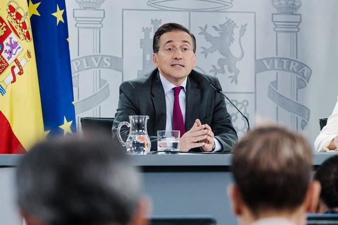 Archivo - El ministro de Asuntos Exteriores, Unión Europea y Cooperación, José Manuel Albares, durante una rueda de prensa posterior a la reunión del Consejo de Ministros en el Palacio de La Moncloa, a 10 de junio de 2025, en Madrid (España). El Gobierno 