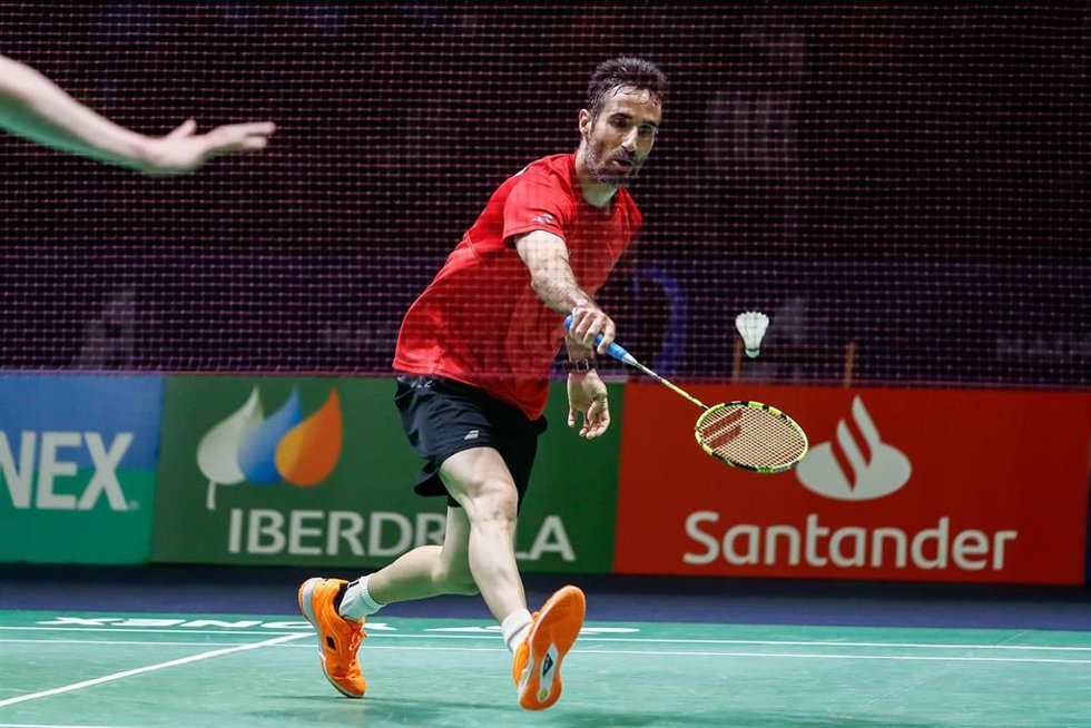 Archivo - El jugador español de bádminton Pablo Abián durante una competición