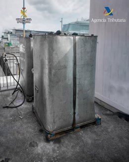 Incautan 2.000 litros de gasóleo bonificado nun evento no porto da Coruña.