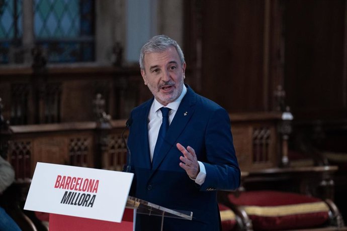 Archivo - El alcalde de Barcelona, Jaume Collboni, interviene durante el acto en el que hace balance del ecuador de mandato